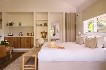 هتل Atlantic Byron Bay