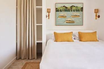 هتل Atlantic Byron Bay