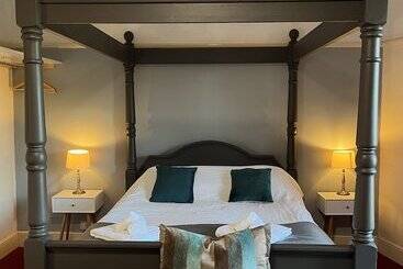 هتل Castle Inn