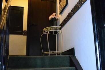 فندق Ely Guest House