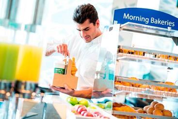 هتل Holiday Inn Express New Delhi International Airport T3, An Ihg