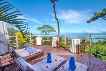 هتل Issimo Suites