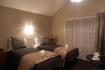هتل Lake Wanaka Lodge