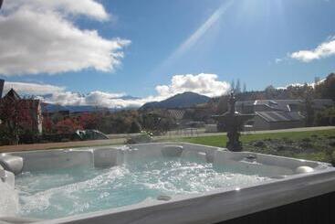 هتل Lake Wanaka Lodge