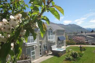 هتل Lake Wanaka Lodge