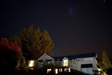هتل Lake Wanaka Lodge