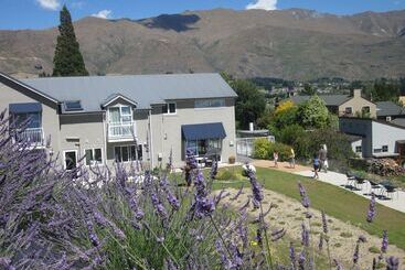 هتل Lake Wanaka Lodge