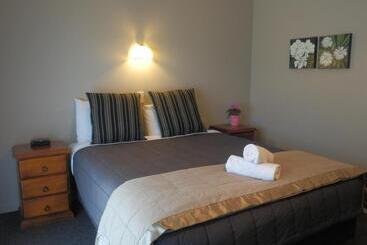 هتل Lake Wanaka Lodge