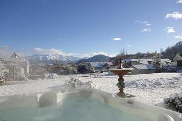 هتل Lake Wanaka Lodge