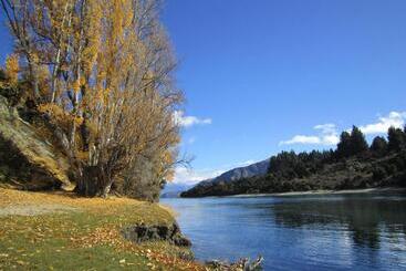 هتل Lake Wanaka Lodge