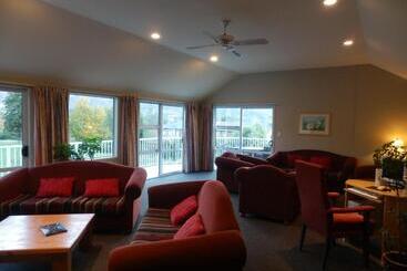 هتل Lake Wanaka Lodge