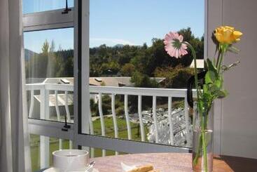 هتل Lake Wanaka Lodge