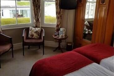 The Moelwyn Hotel & Restaurant