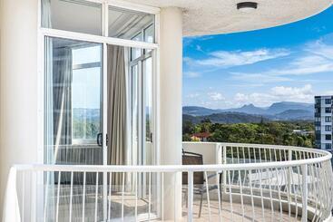 Kirra Beach Apartments