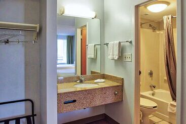 Motel 6buffalo, Ny  Airport  Williamsville