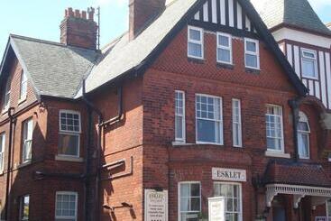 پانسیون Esklet Guest House