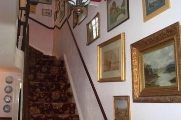 پانسیون Esklet Guest House