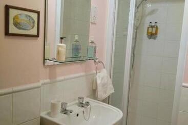 پانسیون Homelands Guest House
