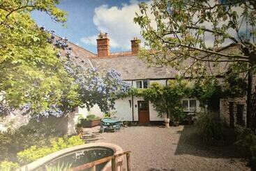 펜션 Steps Farmhouse B&b