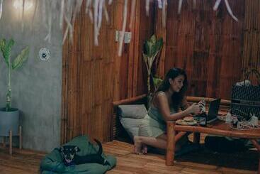 تختخواب و صبحانه Casitas Stay And Surf