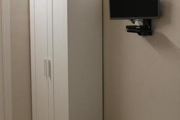 تختخواب و صبحانه Room 369