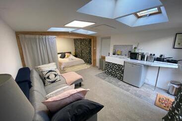 تختخواب و صبحانه The Dragonfly Bnb, Glastonbury