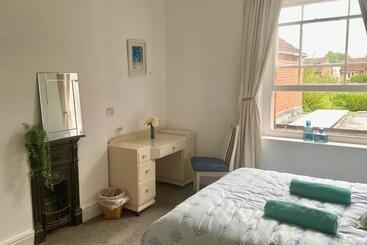 تختخواب و صبحانه The Dragonfly Bnb, Glastonbury