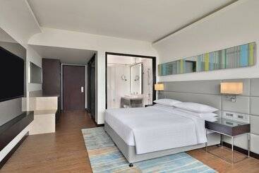 هتل Courtyard By Marriott Navi Mumbai
