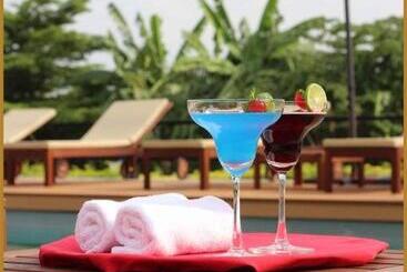 هتل The Leisure