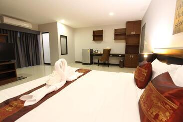 هتل The Leisure