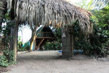 پانسیون Los Almendros Palomino Hostel