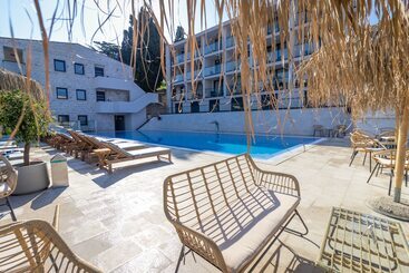 The New Hotel Mediteran Villa Edition