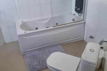 تختخواب و صبحانه Praia Guest House