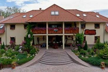 هتل Camelot Club