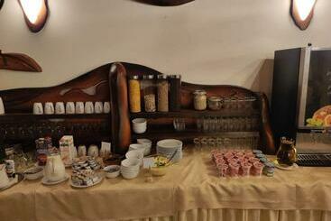 هتل Camelot Club