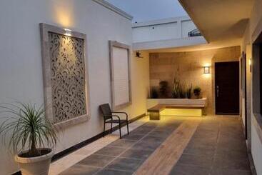 هتل Casa Escamela Suites Privadas