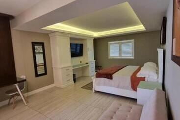هتل Casa Escamela Suites Privadas