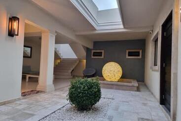 هتل Casa Escamela Suites Privadas