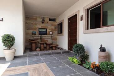 هتل Casa Escamela Suites Privadas