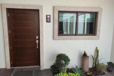 هتل Casa Escamela Suites Privadas