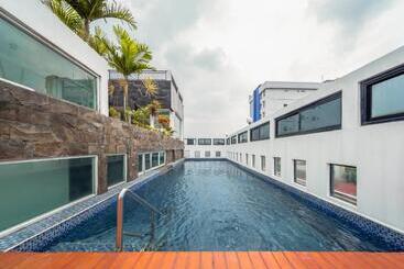 هتل Cove Taman