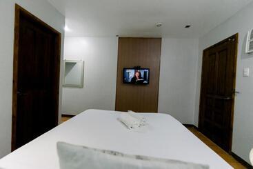 هتل Madonna Hometel And Suites