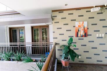 هتل Madonna Hometel And Suites