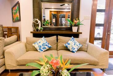 هتل Madonna Hometel And Suites