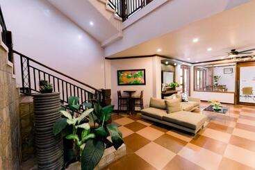 هتل Madonna Hometel And Suites