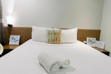 هتل Madonna Hometel And Suites