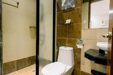 هتل Madonna Hometel And Suites