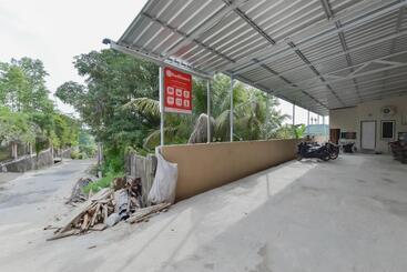 هتل Reddoorz Near Juwata Airport Tarakan