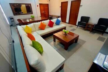 Sands Hotel Nasugbu