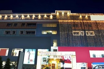 هتل Treebo Madhuvan Grand